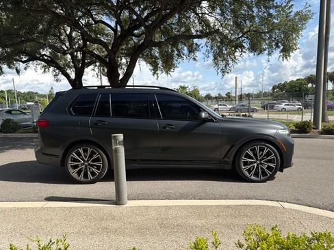 Used 2022 BMW X7 xDrive40i w/ M Sport Package AWD/4WD image 3