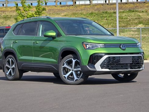 New 2025 Volkswagen Taos SEL image 1
