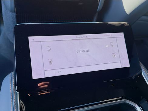 Used 2024 Jeep Grand Wagoneer Series III w/ Rear Seat Video Group 1 image 23