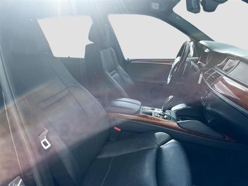 Used 2012 BMW X5 M image 30