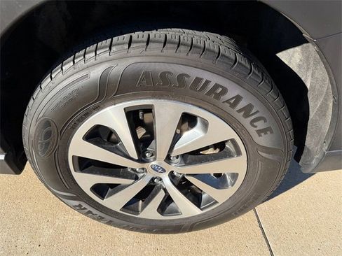 Used 2023 Subaru Outback Premium image 6