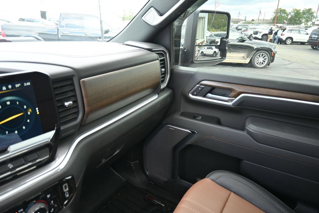 Used 2026 Chevrolet Silverado 3500 High Country w/ High Country Premium Package AWD/4WD image 37
