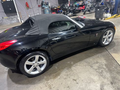 Used 2007 Pontiac Solstice Convertible w/ Convenience Package image 8