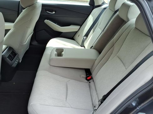 Used 2025 Honda Accord SE image 18