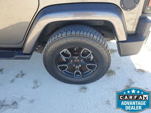 Used 2017 Jeep Wrangler Unlimited Sahara image 20