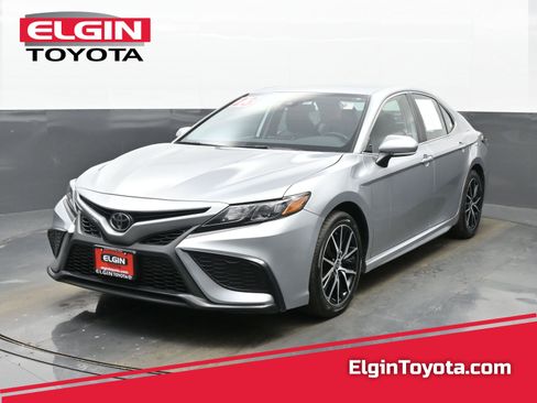 Used 2023 Toyota Camry SE image 1