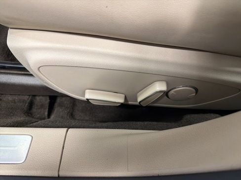 Used 2019 Lincoln MKZ Premiere image 14