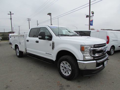 Used 2022 Ford F250 XLT image 2