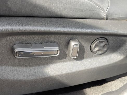 Used 2021 Honda CR-V Touring image 30