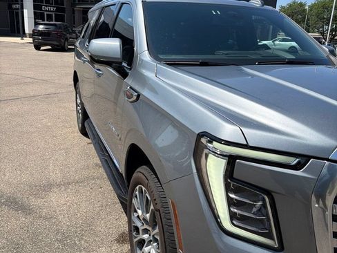 Used 2025 GMC Yukon XL Denali AWD/4WD image 5