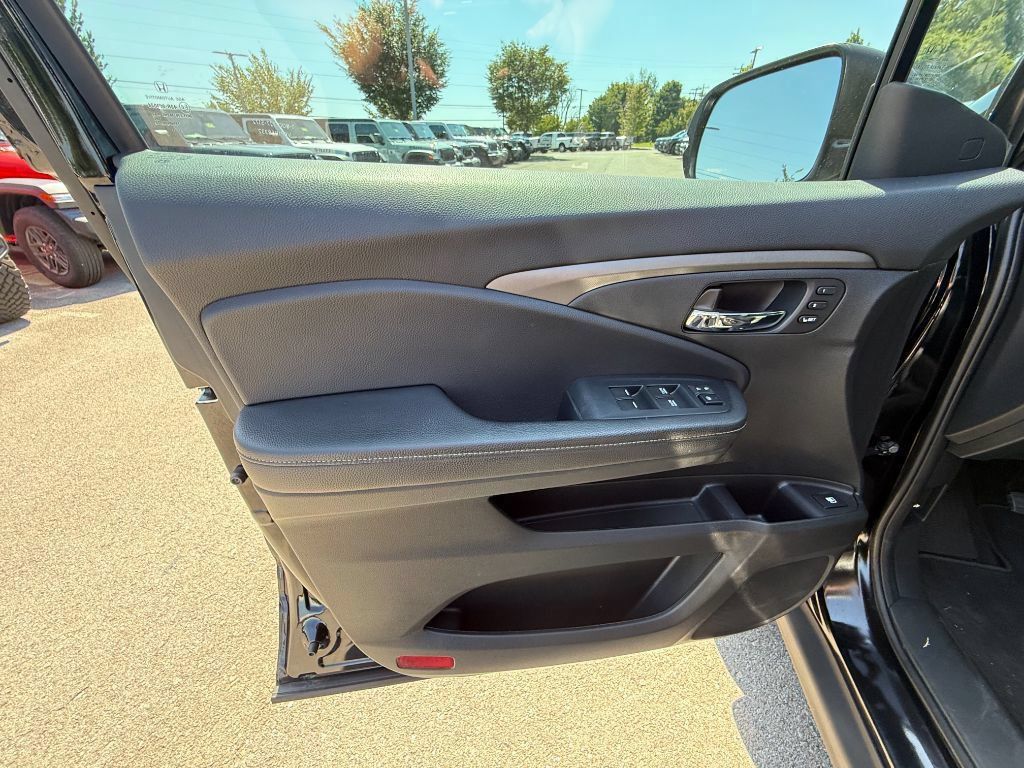Used 2023 Honda Ridgeline RTL image 6