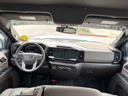 Used 2022 GMC Sierra 1500 SLT image 35