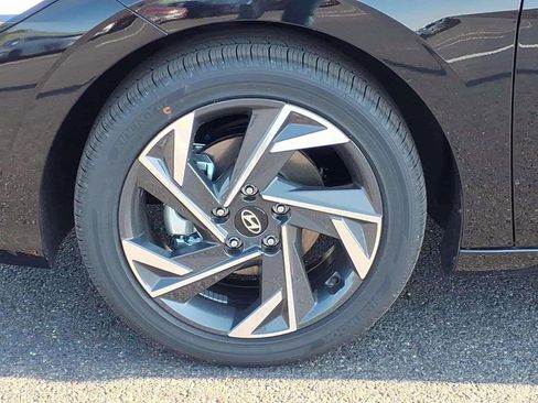 New 2026 Hyundai Elantra Limited FWD image 15