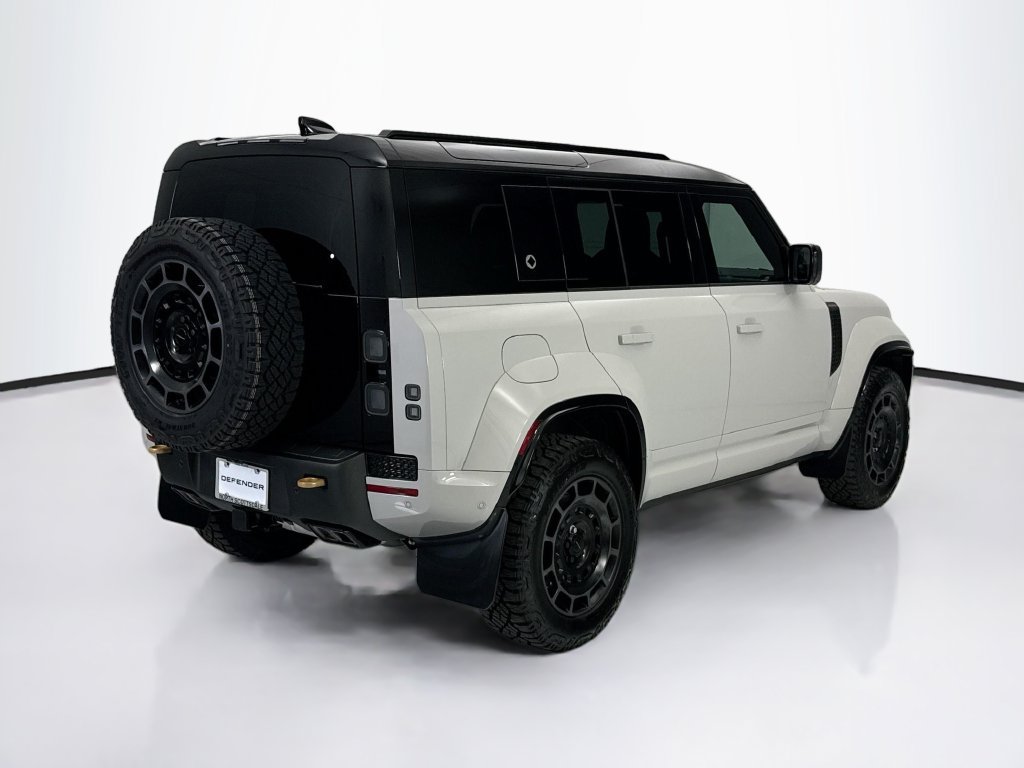 New 2026 Land Rover Defender 110 OCTA AWD/4WD image 5
