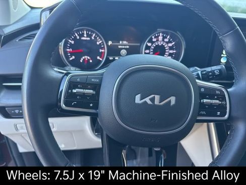 Certified 2024 Kia Carnival EX FWD image 22