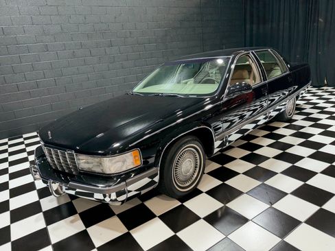 Used 1995 Cadillac Fleetwood Brougham RWD image 8