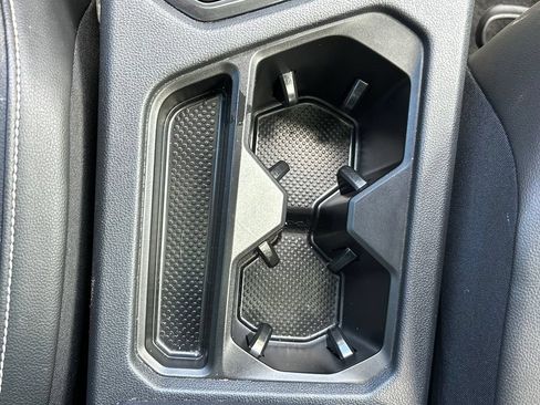 Certified 2024 Volkswagen Tiguan SE R-Line FWD image 36