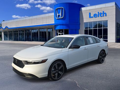 Used 2023 Honda Accord Sport image 1