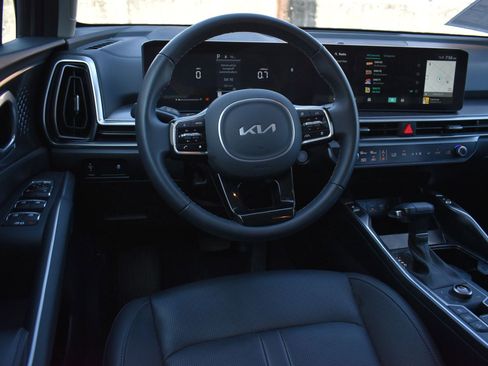 Used 2025 Kia Sorento S AWD/4WD image 18