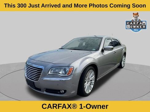 Used 2014 Chrysler 300 C w/ Beats Audio Group RWD image 3