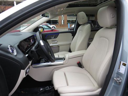 Used 2025 Mercedes-Benz GLA 250 4MATIC image 18