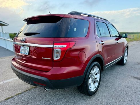 Used 2015 Ford Explorer XLT w/ Equipment Group 202B FWD image 5