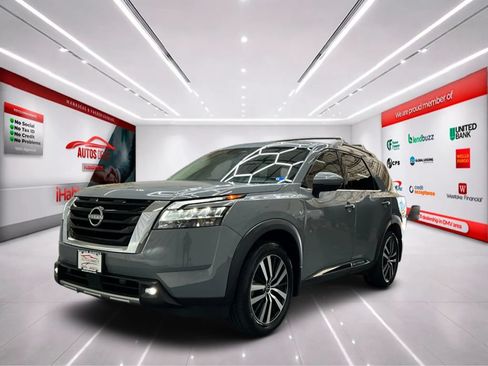Used 2024 Nissan Pathfinder Platinum AWD/4WD image 3