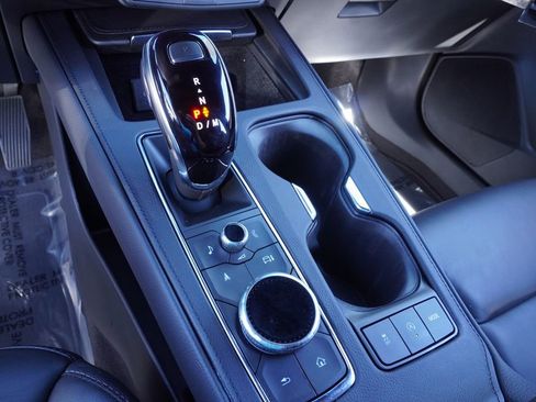 Certified 2025 Cadillac XT4 Premium Luxury image 18