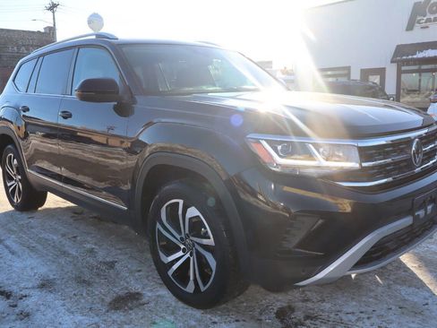 Used 2023 Volkswagen Atlas SEL image 2