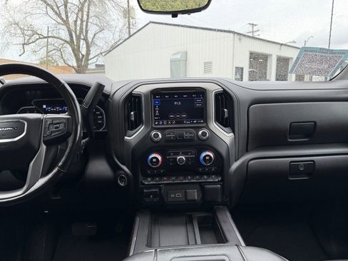 Used 2022 GMC Sierra 2500 Denali AWD/4WD image 18