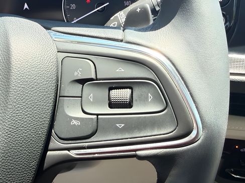 Used 2021 Buick Envision Essence w/ Technology Package I FWD image 17