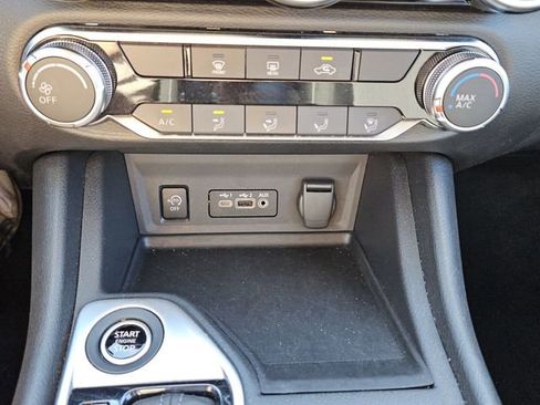 Used 2025 Nissan Sentra SV FWD image 19