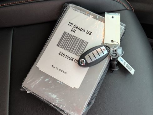 Used 2022 Nissan Sentra SR w/ SR Premium Package FWD image 38
