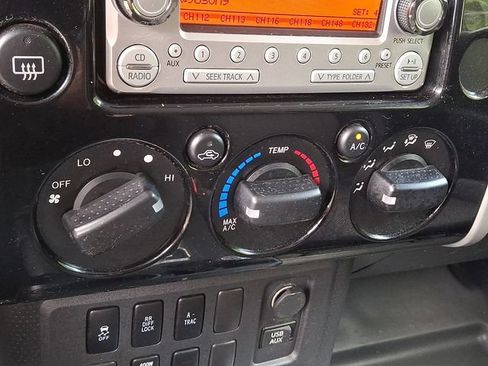 Used 2013 Toyota FJ Cruiser 4WD w/ Upgrade Pkg image 21