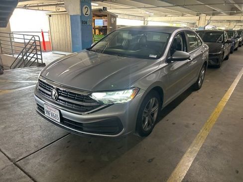 Used 2024 Volkswagen Jetta SE FWD image 5