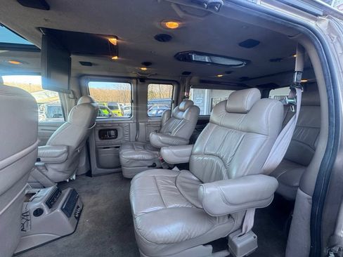 Used 2004 Chevrolet Express 1500 RWD image 16