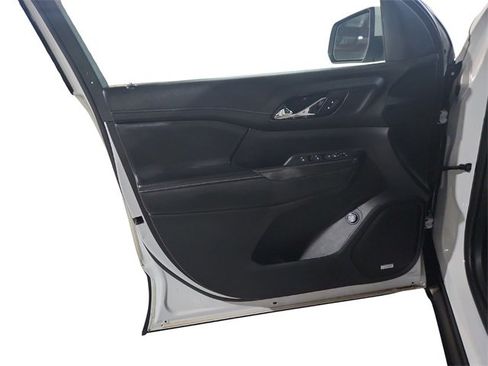 Used 2020 GMC Acadia SLT image 19