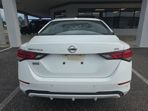 Used 2022 Nissan Sentra SV FWD image 4