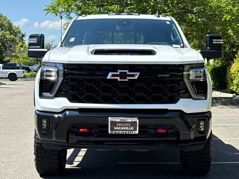 Used 2024 Chevrolet Silverado 2500 ZR2 AWD/4WD image 10