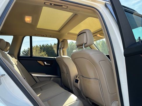 Used 2012 Mercedes-Benz GLK 350 4MATIC image 15