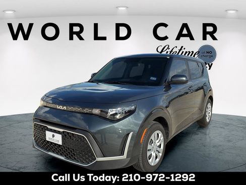 Used 2025 Kia Soul LX FWD image 10