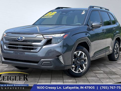 Certified 2025 Subaru Forester Premium AWD/4WD image 1