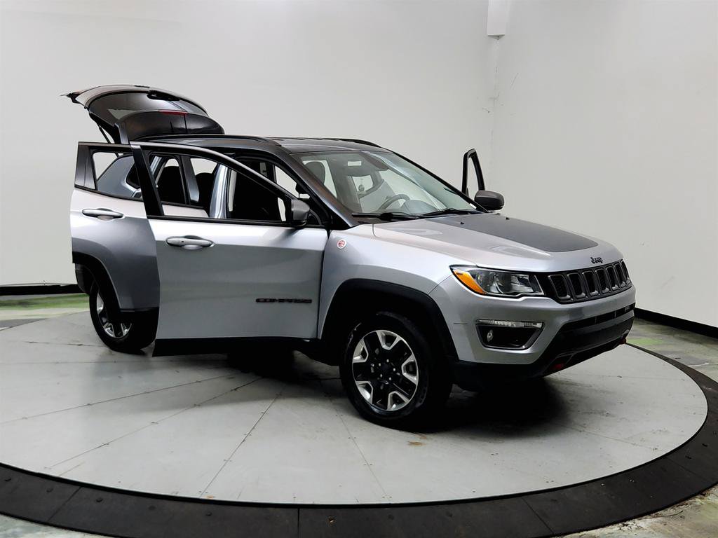 Used 2018 Jeep Compass Trailhawk AWD/4WD image 10