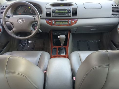 Used 2004 Toyota Camry XLE image 16