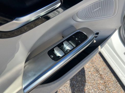 Certified 2025 Mercedes-Benz C 300 Sedan image 17