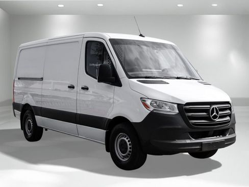 Used 2024 Mercedes-Benz Sprinter 2500 image 5