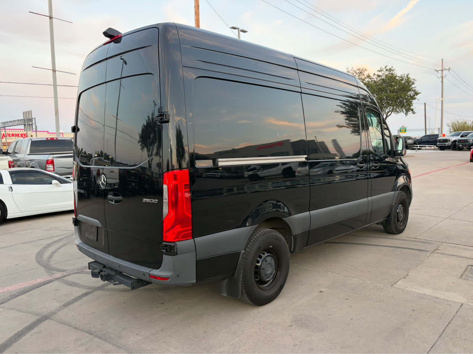 Used 2024 Mercedes-Benz Sprinter 2500 image 3
