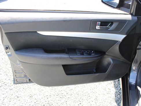 Used 2012 Subaru Outback 2.5i Premium w/ All-Weather Pkg AWD/4WD image 19
