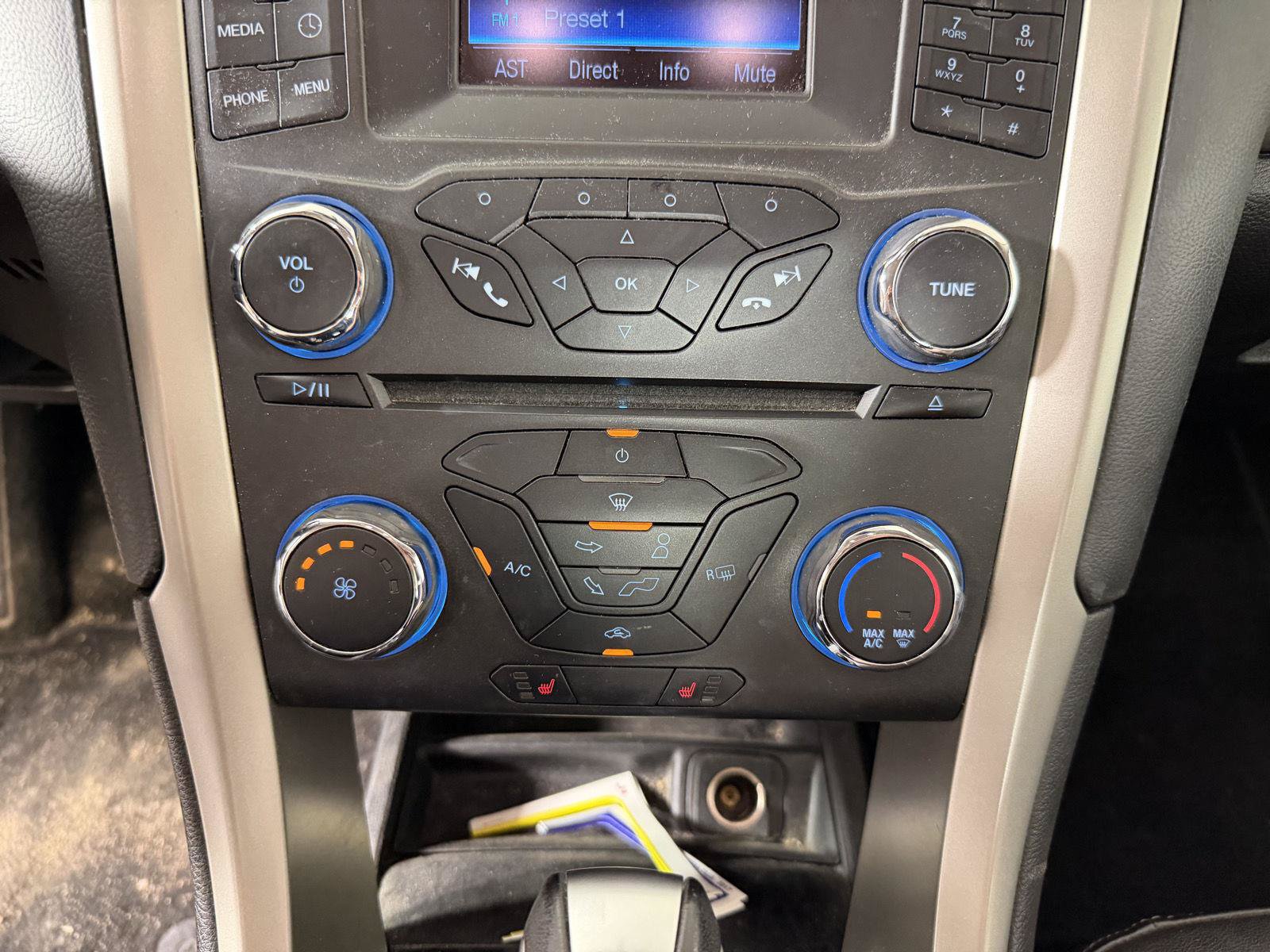 Used 2016 Ford Fusion SE w/ Equipment Group 202A AWD/4WD image 22