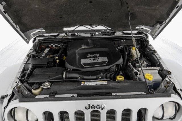 Used 2012 Jeep Wrangler Sahara AWD/4WD image 37